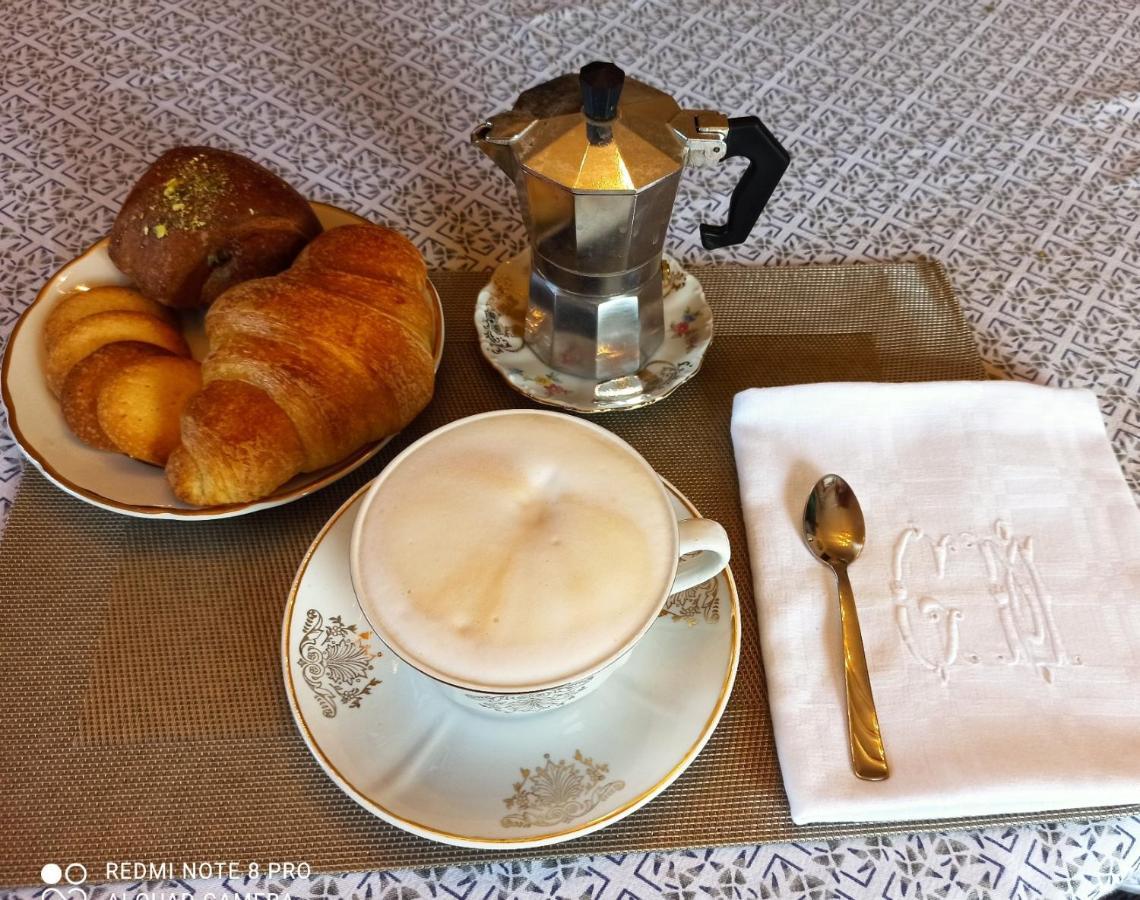D'Or Duble' Bed And Breakfast Carignano  ภายนอก รูปภาพ